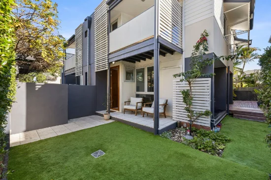 2/262 Riding Road, Balmoral QLD 4171-Image