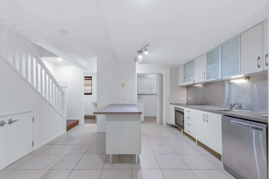 2/3-5 Seaview Drive, Airlie Beach QLD 4802 - For Rent