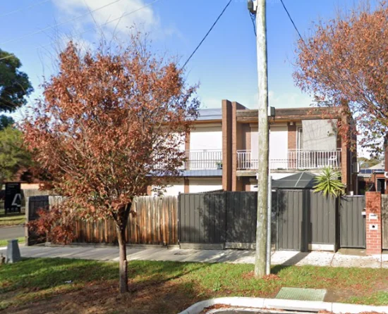 2/3 John Street, St Albans, Vic 3021 - For Rent
