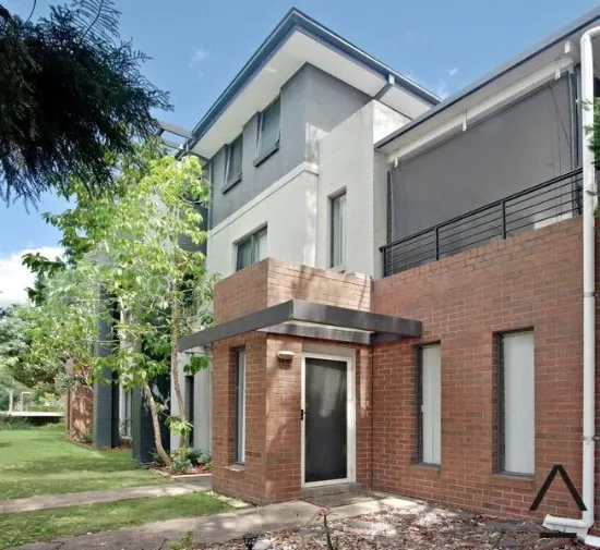 2/3 Macarthur Drive, Holsworthy, NSW 2173