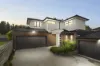 2/31 Oakpark Drive, Chadstone, Vic 3148