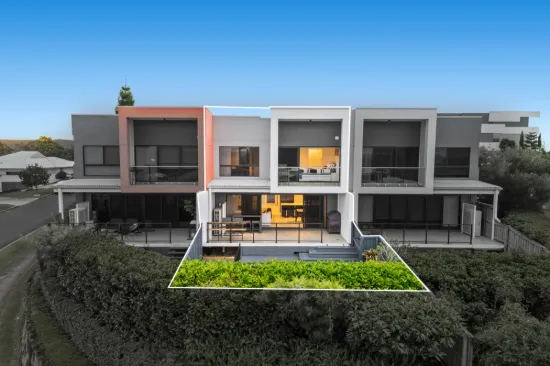 2/34 JOHN FRANCIS DRIVE, Carrara, Qld 4211