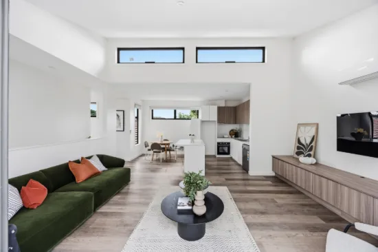 2/4 Enderly Avenue, Reservoir, Vic 3073
