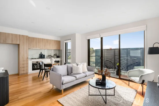 2/4 Garnet Street, Sunshine North, Vic 3020