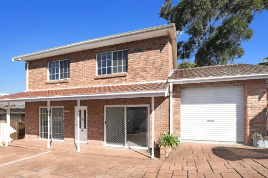 2/4 Ryan Lane, Figtree, NSW 2525