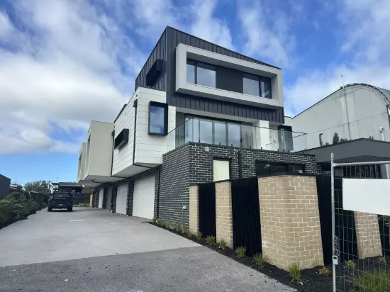 2/42 High St Rd, Ashwood, Vic 3147
