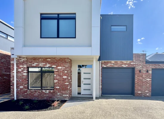 2/42 Vines Road, Hamlyn Heights, Vic 3215