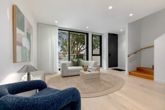 2/45 Kokaribb Road, Carnegie, Vic 3163