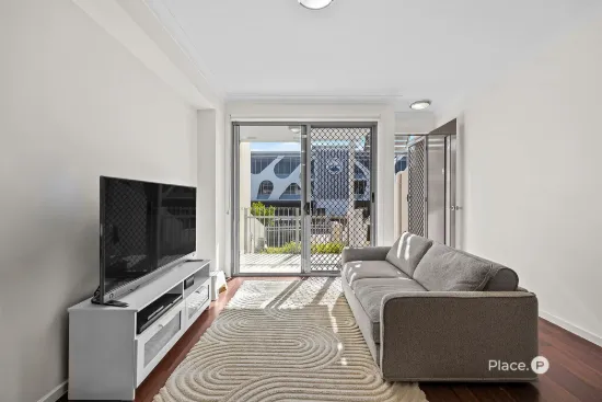 2/5 Daniells Street, Carina, Qld 4152