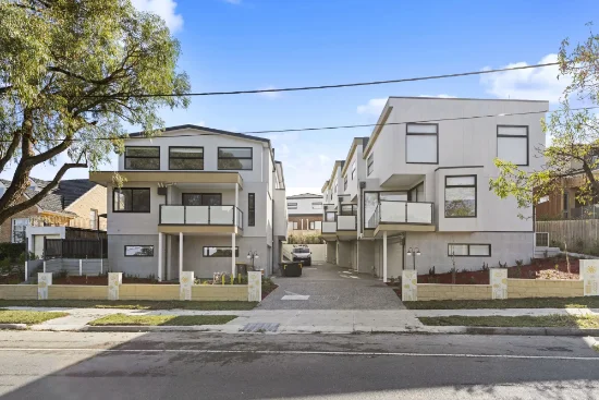 2/5 Montgomery Place, Bulleen, Vic 3105
