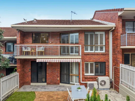2/7 Kinmond Avenue, Wavell Heights, Qld 4012
