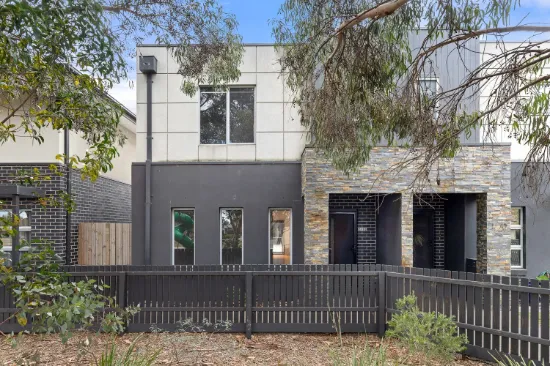 2/70 Banchory Avenue, Hillside, Vic 3037