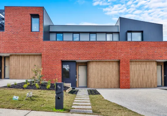 2/8 Edith Court, Doncaster, Vic 3108