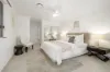 2/82 Clarence Road, Indooroopilly, Qld 4068-Image