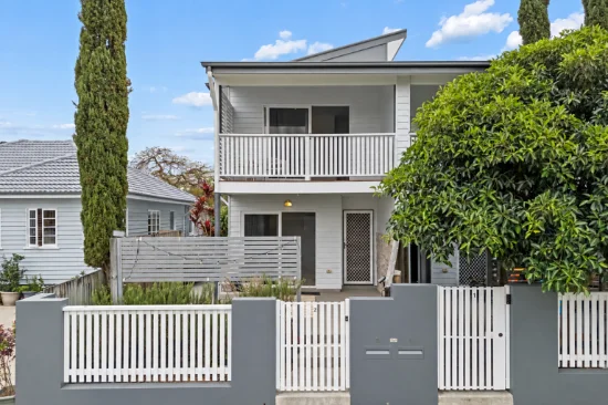 2/96 Dickenson Street, Carina, Qld 4152