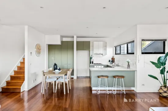 2/98 Arthurton Road, Northcote, Vic 3070