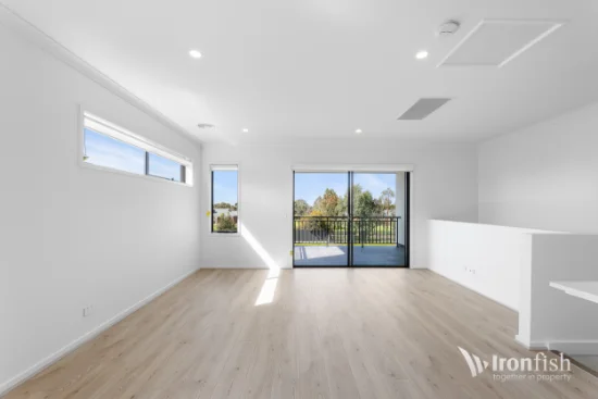 2 Shingleback Walk, Mickleham, Vic 3064