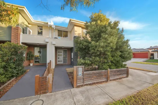 2 Swanview Walk, Point Cook, Vic 3030
