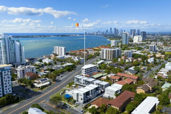 20/24 Imperial Parade, Labrador, Qld 4215