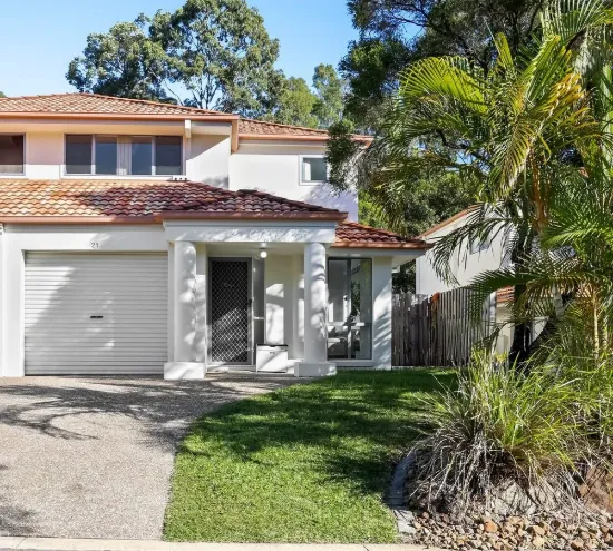 21/2 Studio Drive, Pacific Pines, Qld 4211