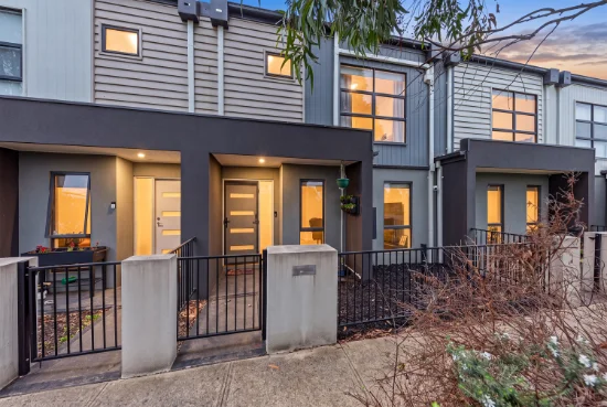 21 Carroll Walk, Pakenham, Vic 3810