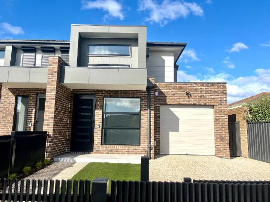22 Kingsley Rd, Airport West, Vic 3042 - For Rent