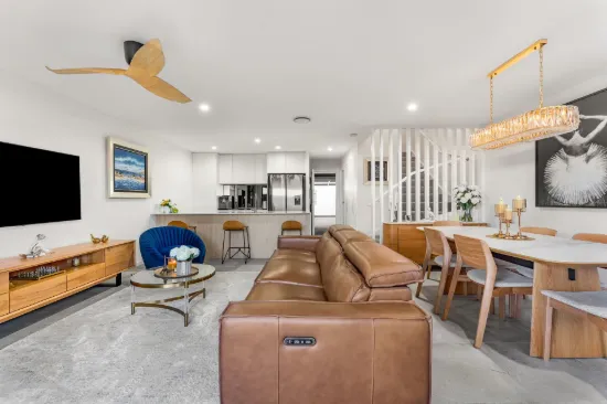 24/35 Grant Avenue, Hope Island, Qld 4212