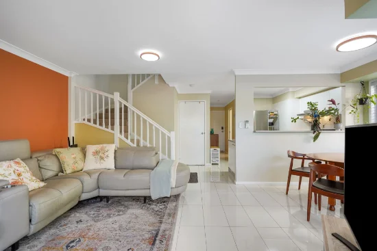 25/34-42 University Drive, Meadowbrook, Qld 4131