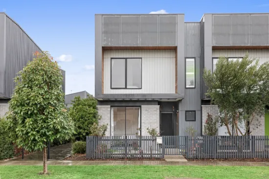 29 tackle drive, Point Cook, Vic 3030