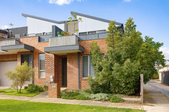 2C Tharratt Street, Thornbury, Vic 3071