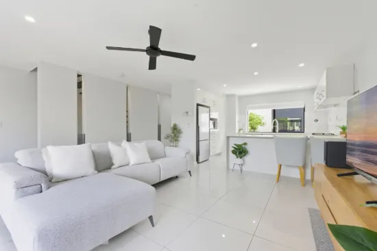 3/22 Bath Street, Labrador, Qld 4215