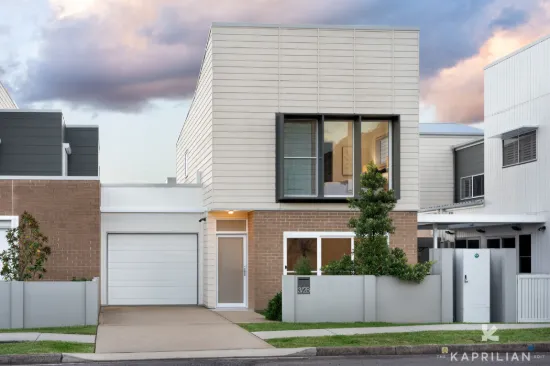 3/2B East Street, Warners Bay, NSW 2282