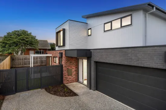 3/4 Lichen Grove, Highton, Vic 3216