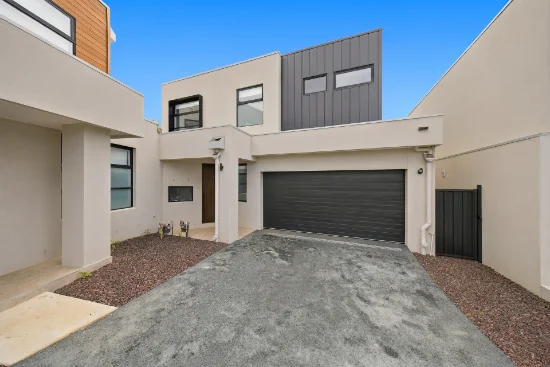3/9 Upton Crescent, Narre Warren, Vic 3805 - For Sale