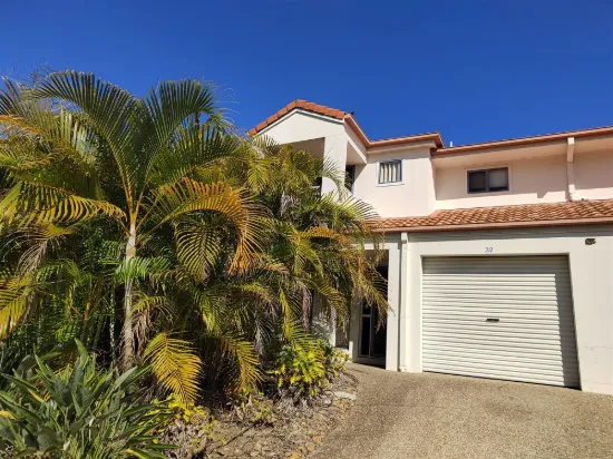 32/2 Studio Drive, Pacific Pines, Qld 4211