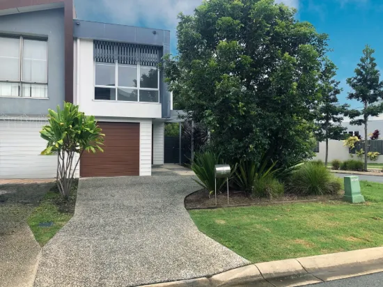 32 Florabella Drive, Robina, Qld 4226