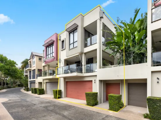3205 Central Place, Carrara QLD 4211-Image