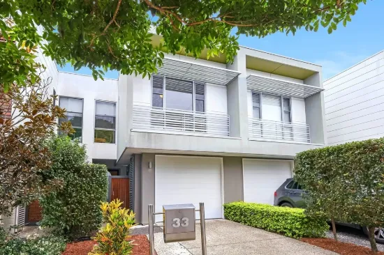 33 Fairlight Avenue, Robina, Qld 4226