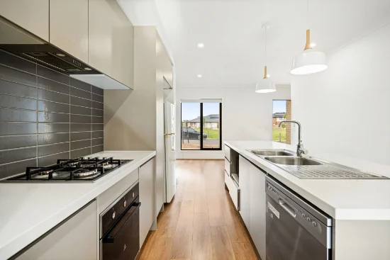 36 Saran Cresent, Deanside, Vic 3336