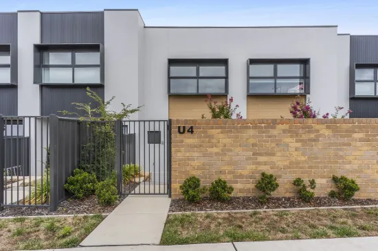 4/12 Ellison Harvie Close, Greenway, ACT 2900