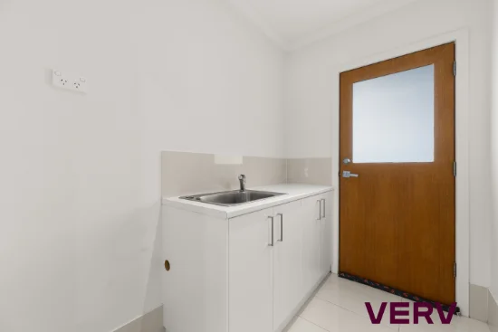 4/2 Clare Burton Crescent, Franklin, ACT 2913-Image