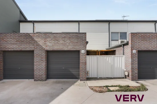 4/2 Clare Burton Crescent, Franklin, ACT 2913-Image