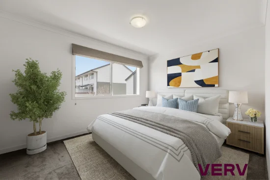 4/2 Clare Burton Crescent, Franklin, ACT 2913-Image