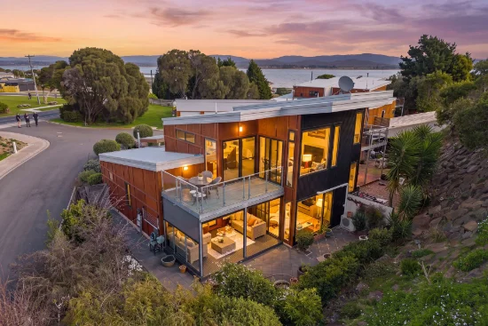 4/2 Dune Place, Low Head, Tas 7253