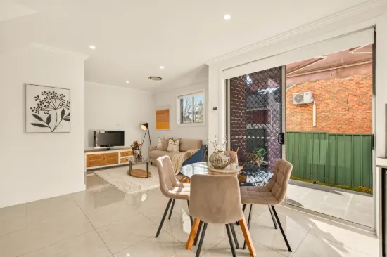 4/27c Carinya Road, Girraween, NSW 2145