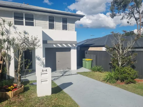 4/5 Bailer Street, Coomera, Qld 4209
