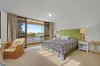 4/52 Hooker Boulevard, Mermaid Waters, Qld 4218-Image
