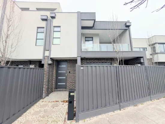 4/69 Dawnview Crescent, Roxburgh Park, Vic 3064