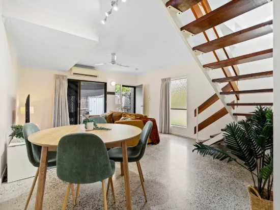 4/7 McPherson Close, Edge Hill, Qld 4870