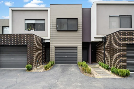 4 Demartini Close, Mooroolbark, Vic 3138